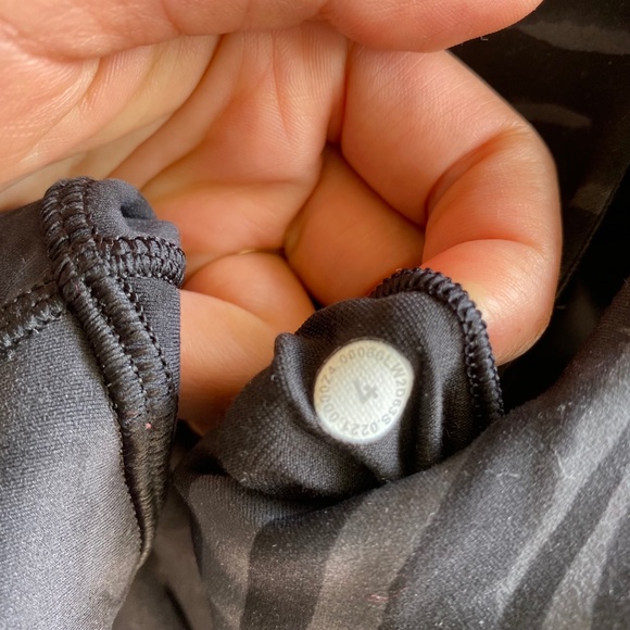 SOLD lululemon | wunder train high-neck long-line bra | size 4 - Picture 2 of 4